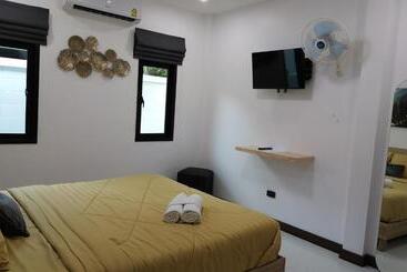 Private Pool Villa With Jacuzzi At Royal Park Village   Walk To The Beach   6 People   Max 3 Males