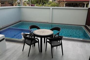 Private Pool Villa With Jacuzzi At Royal Park Village   Walk To The Beach   6 People   Max 3 Males