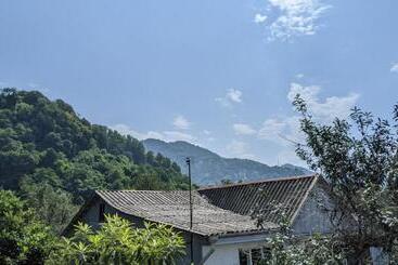 Simona Guest House
