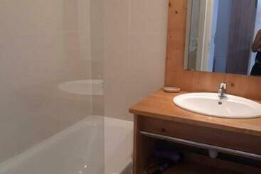 T2 Les Orres 1800 Pied Des Pistes Avec Piscine