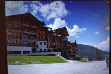 T2 Les Orres 1800 Pied Des Pistes Avec Piscine