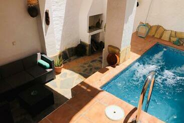 Acogedora Casa Rural Con Piscina
