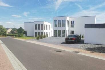 ツーリストアパートメント Eifel24, Neues Und Modernes Appartement Mit Dachterrasse
