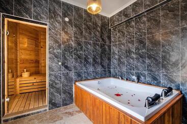 Sessiz Sakin Manzaralı Sauna Ve Jakuzili,müstakil Havuzlu Villa