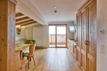 تختخواب و صبحانه Pension Widderstein