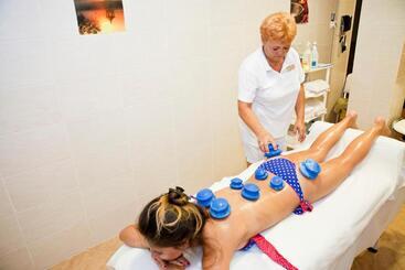 هتل Atlantis Wellness & Conference