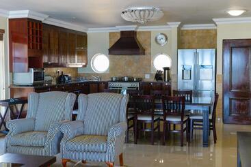 Отель Boathouse Ballito