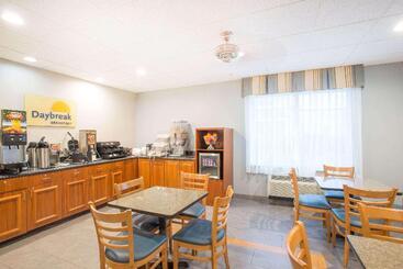 هتل Days Inn By Wyndham Watertown Fort Drum