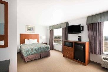 هتل Days Inn By Wyndham Watertown Fort Drum