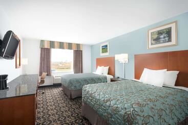 هتل Days Inn By Wyndham Watertown Fort Drum