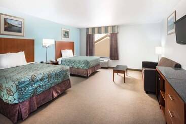 هتل Days Inn By Wyndham Watertown Fort Drum