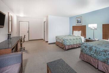هتل Days Inn By Wyndham Watertown Fort Drum
