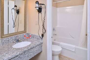 هتل Econo Lodge
