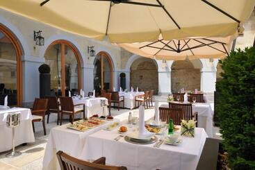 هتل Grad Otočec   Relais Chateaux