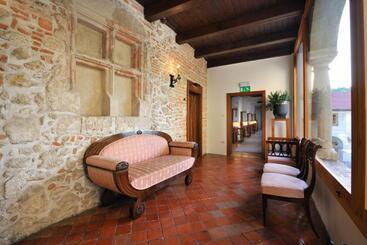 هتل Grad Otočec   Relais Chateaux
