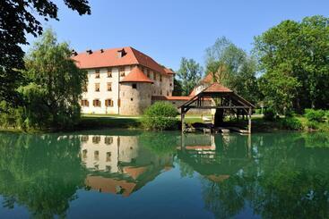 هتل Grad Otočec   Relais Chateaux