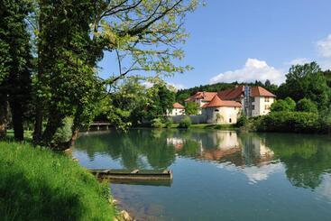 هتل Grad Otočec   Relais Chateaux