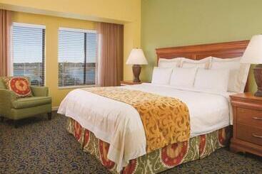 هتل Marriott's Harbour Point And Sunset Pointe At Shelter Cove