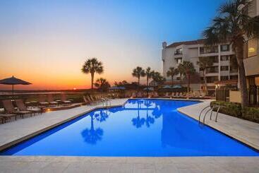 هتل Marriott's Harbour Point And Sunset Pointe At Shelter Cove