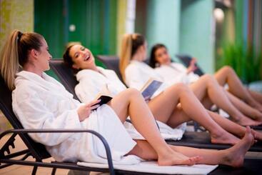 هتل Pagony Wellness