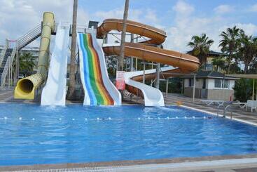 هتل Bülent Kocabaş Selinus Beach Club