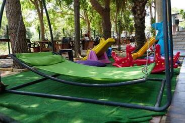 هتل Bülent Kocabaş Selinus Beach Club