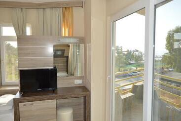هتل Bülent Kocabaş Selinus Beach Club