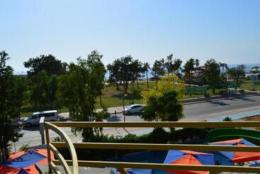 هتل Bülent Kocabaş Selinus Beach Club