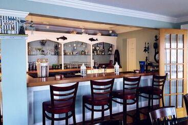 Surfside Hotel And Suites