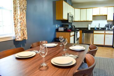 هتل The Central Downtown Inn Suites