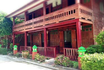 Jaroenrat Resort