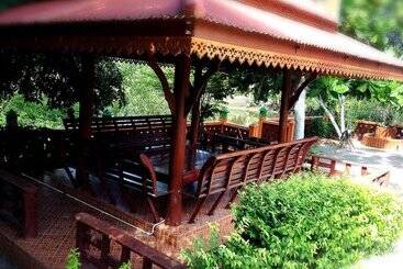 Jaroenrat Resort
