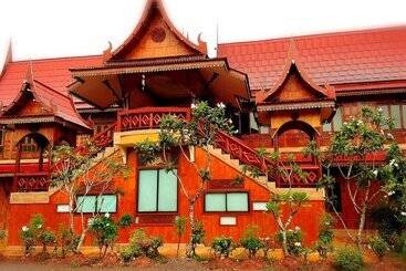 Jaroenrat Resort