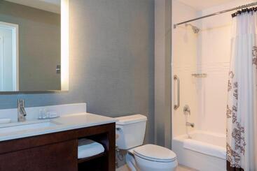 Residence Inn By Marriott Akron South/green