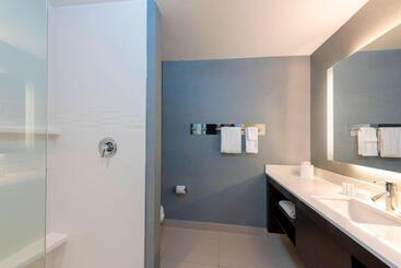 Residence Inn By Marriott Akron South/green