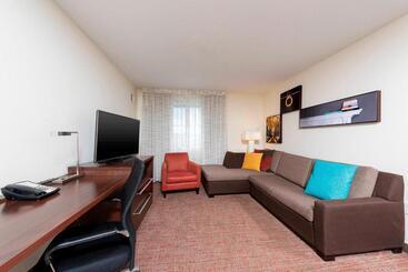 Residence Inn By Marriott Akron South/green