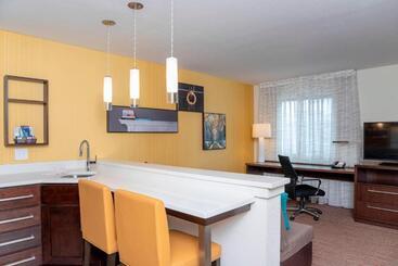 Residence Inn By Marriott Akron South/green