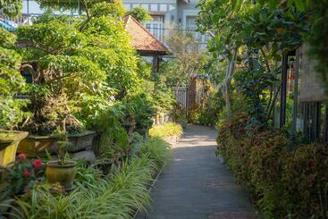 استراحتگاه Betel Garden Villa
