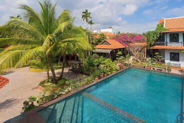 استراحتگاه Betel Garden Villa