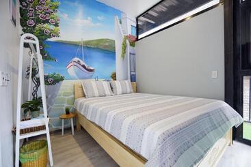 5 To 10 Bedrooms Houses