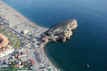 600m De La Playa, Terraza Soleada
