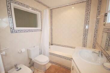 Charming 3 Bed Villa With Pool In Olhos De Agua