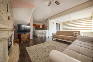 House With Amazing Sea View And Pool In Gumusluk