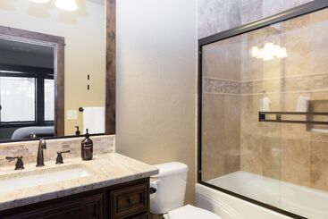 Klamath By Avantstay Gorgeous Mountain Home W/ Fire Pit, Spa & Lake Views