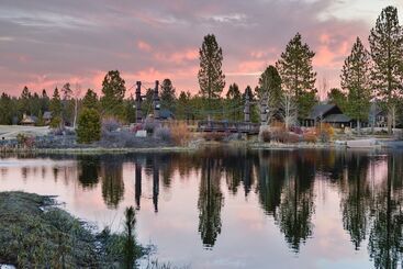 Klamath By Avantstay Gorgeous Mountain Home W/ Fire Pit, Spa & Lake Views