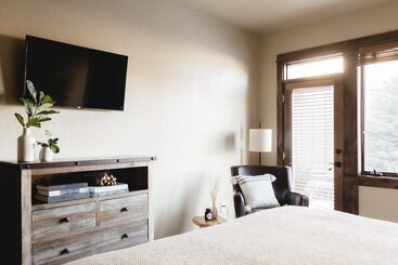 Klamath By Avantstay Gorgeous Mountain Home W/ Fire Pit, Spa & Lake Views