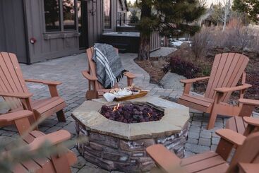 Klamath By Avantstay Gorgeous Mountain Home W/ Fire Pit, Spa & Lake Views