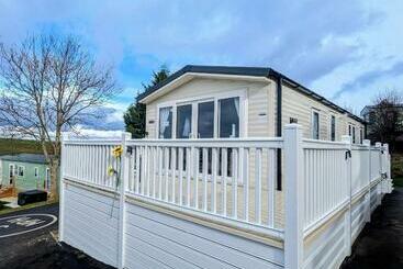شقق خاصة سياحية 3 Bedroom Superior Caravan