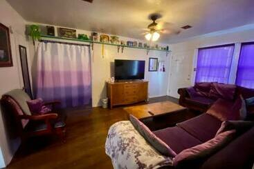 Wizard Cottage Sleeps 5 Adults Pets Welcome 1 Mile To Ft. Sill
