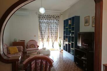 ツーリストアパートメント Casada Spazioso E Luminoso Appartamento